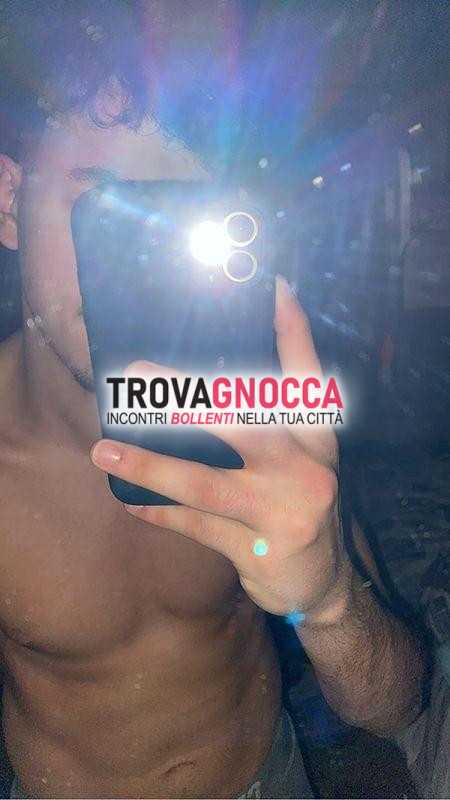 ragazzo giovane disponibile donne mature pronte vivere momenti passione e desiderio. sarÒ qui farle impazzire e farle sentire rinate 😘