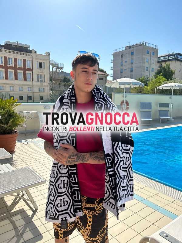 novità ventenne italiano dotato massaggiatore