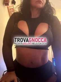 ✿¸.•°'°¤❤️manuel milf matura formosa pelosa pioggia dorata cioccolata piedi ben curati ❤️¤°'°•.¸✿