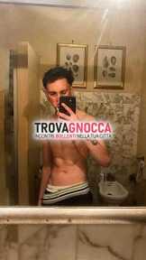 giovane cerca incontro immediato e hot
