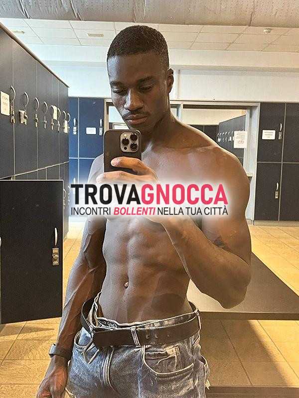 affascinante ragazzo disponibile dotato tutto necessario un'esperienza indimenticabile fino sabato sera.