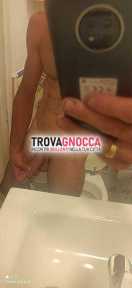 disponibile coppie e donne offro massaggi sensuali sono ben messo intimamente e vero porcellino senza limiti letto. attivo nel settore 5 anni garantisco massima riservatezza.