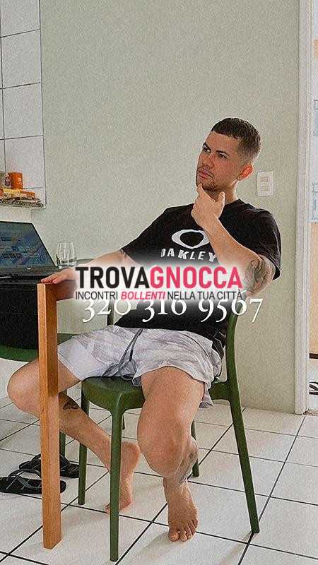 nuovo nuovo nuovo 💦💦💦felipo brasiliano 🇧🇷🇧🇷 giovane atletico 20cm piacere pieno latte 🍼🥛💦💦💦💦