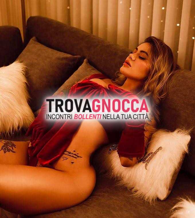 bionda formosa donna divertente e simpaticissima