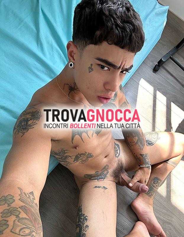 🐷 torino antonio italiano 🇮🇹 stupendo twink dotato attivo e passivo offre carsex. puoi raggiungo anche casa tua 📸