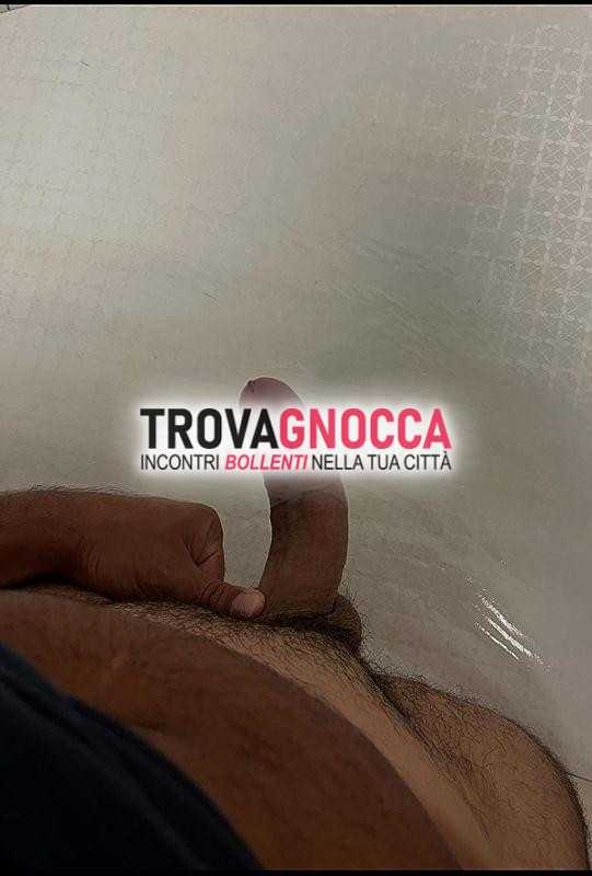 fidanzato cerca divertimento guarda foto nell'annuncio