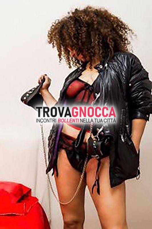 contattami esclusivamente wasap 🤙😘 carolina.la tua mistress autoritaria piedi adorabili.un'educazione magica.disponibile fino alle 2400 ambiente climatizzato