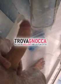 giovane discreto è cerca partner scatenato momenti pura follia amico.