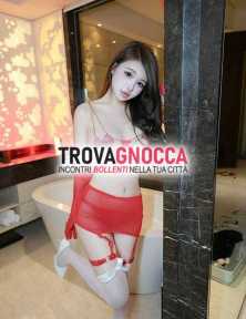 ★★___ splendida ragazza giovane e incantevole orientale __ __ sexy e affascinante__