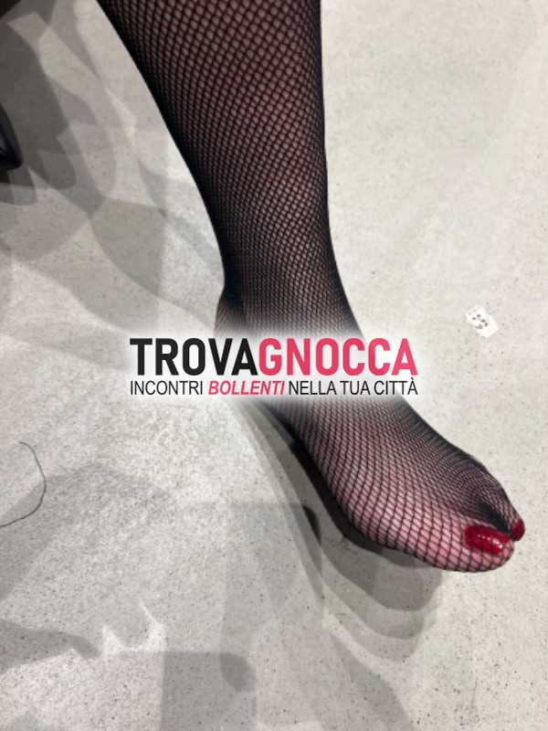 sarah vera italiana 40 anni👠👠
molto porca e vogliosa