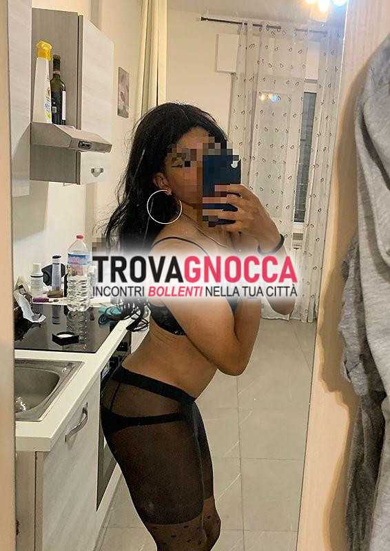 20enne trav si dedica gustare cazzi maturi 🥰