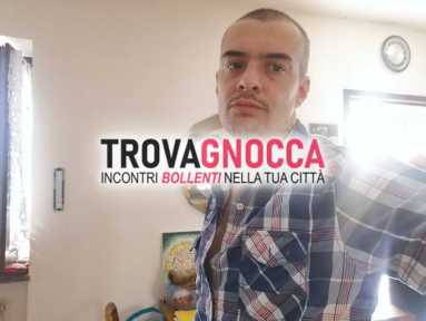 ragazzo alto bello e ben dotato ragazzo alto bello e ben dotato