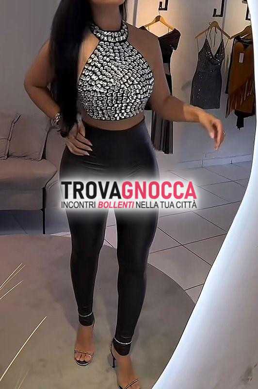 ❤️una coppia trasgressiva dove lei È molto bella e lui È ben messo❤️