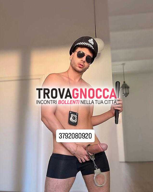 🚨⛑️ scegli poliziotto dominante o sexy doctor e lasciati visitare preferisci… ⛑️🚨