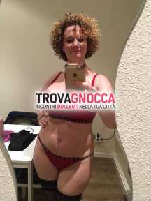 ❤️sono un'italiana bergamasca 45 anni mi trovo sola nel mio appartamento💗 disponibile ogni tipo incontro💓