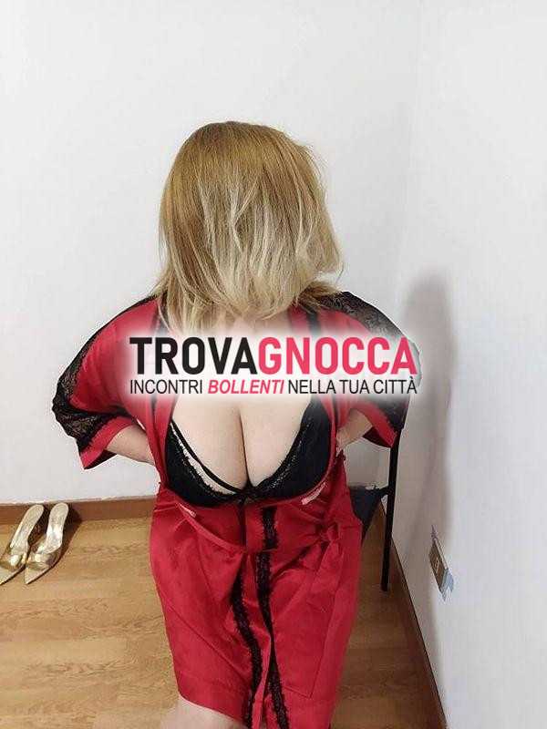scopri nuova mistress pronta realizzare tue fantasie fetish vivi momenti intensi strapon e goditi l’emozione pioggia dorata