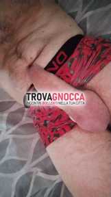 nessun uomo accettato 
nessun uomo è ammesso e speriamo che sia chiaro 🤣
troia sottomessa e obbediente