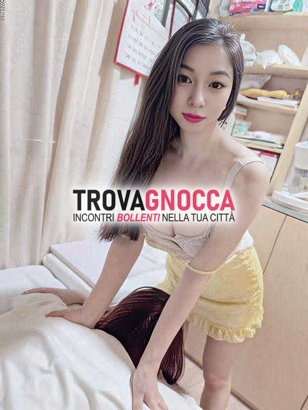 orientale nuova🔥 tette sode🍒 e bocca pronta sperma 69 stupefacente💦
