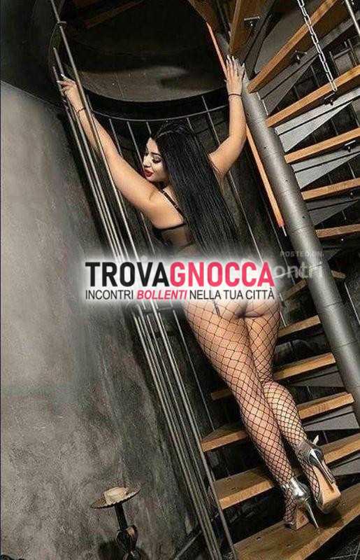 rebecca santa lucia golosine provocante e senza freni ti ricevo lingerie e tacchi a. non appena apri porta mi troverai cosi  non dimenticare stampare foto