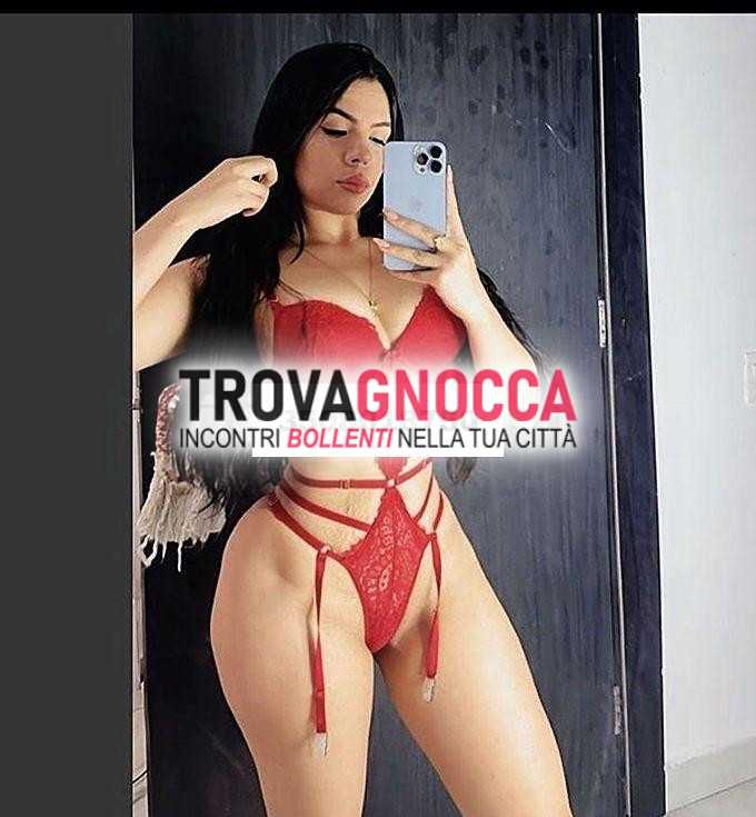 lineri 💥 appena arrivata 🍒 piccolina zoccoletta È mia prima volta qui adoro ciucciare 🍭 e offrire pompini al naturale. 69 fantastico non puoi perderti questa occasione 👀