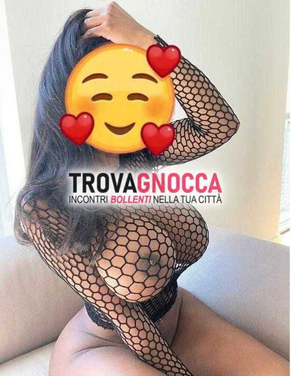 a voghera mara ✈️ venezuelana è appena arrivata.️.️.️ ambiente climatizzato 😊. bellissima latina 👸🏻 me sarà tutto caldissimo 💋 così dolce 🍒 e decisamente piccante 🌶️