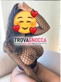 a voghera mara ✈️ venezuelana è appena arrivata.️.️.️ ambiente climatizzato 😊. bellissima latina 👸🏻 me sarà tutto caldissimo 💋 così dolce 🍒 e decisamente piccante 🌶️
