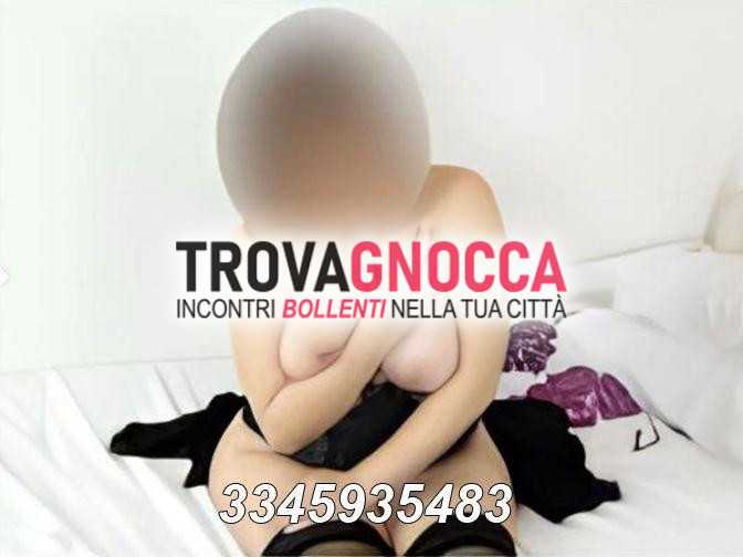 signora italiana dalla curva morbida e riservata pronta deliziarti