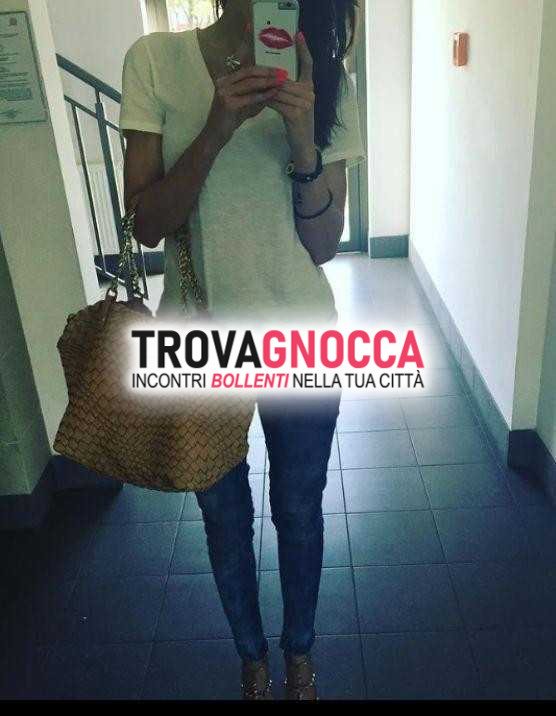 giovane italiana massaggiatrice dolce e abile - immagini completamente reali