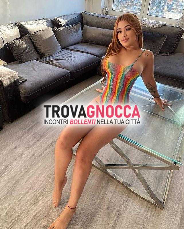 alexandra 
👸🏻🦋❤ incantevole mora 💋 infuocata completamente naturale ❤🥰 sono ragazza sensuale dolce e po' maliziosa un'educazione e carisma che incantano. foto 💯 autentiche