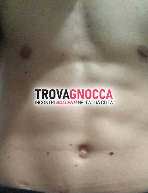 ragazzo italiano fisico sportivo dotato amante dei baci cerca donna anche matura divertimento reciproco ospito e raggiungo