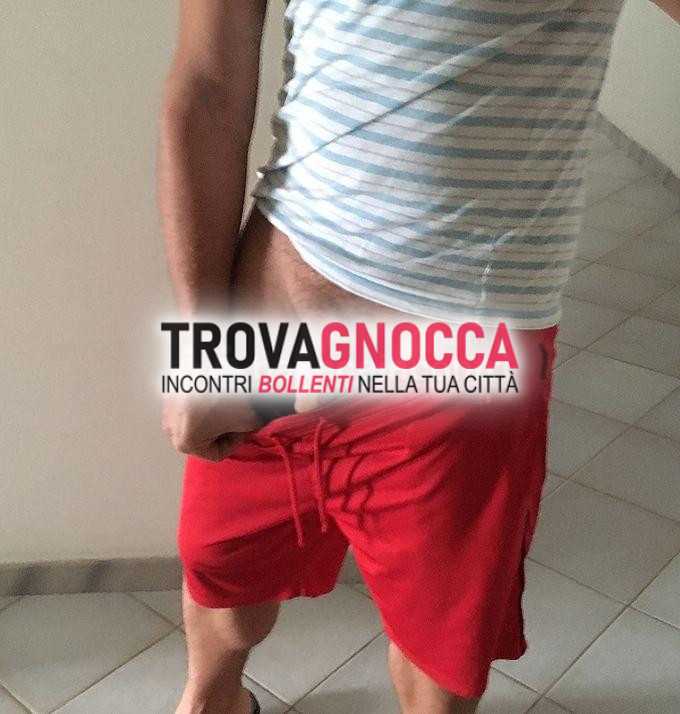 maschio napoletano sexy e carico desiderio disponibile adesso 😈 ti aspetto momento pura passione ospito 🥳 no perditempo