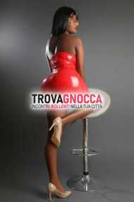 new entry - bella giovane massaggiatrice dolcissima latina sexy. solo massaggi non deboli cuore foto 100 reali