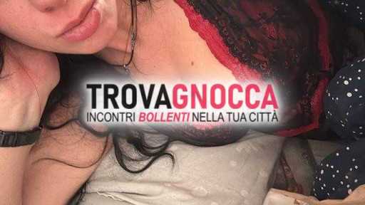 la semplice ragazza porta accanto