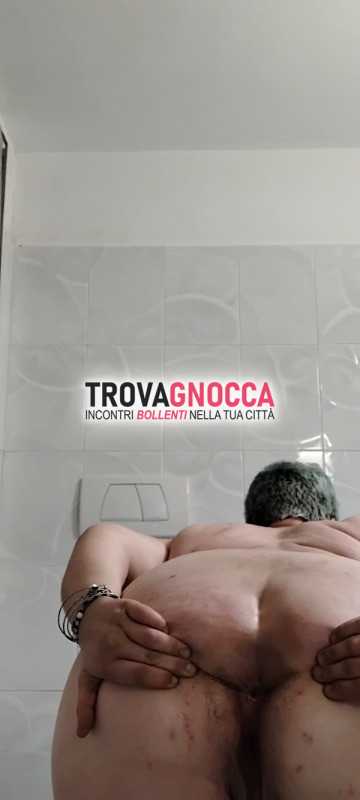 donna curvy piccolo davanzale acqua e sapone