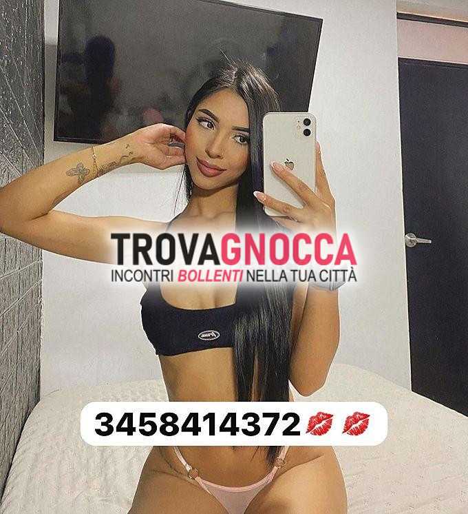 👅👅 piccolina zoccoletta adoro esplorare mia calda bocca ed essere👅 stimolata fino sentirmi bagnata