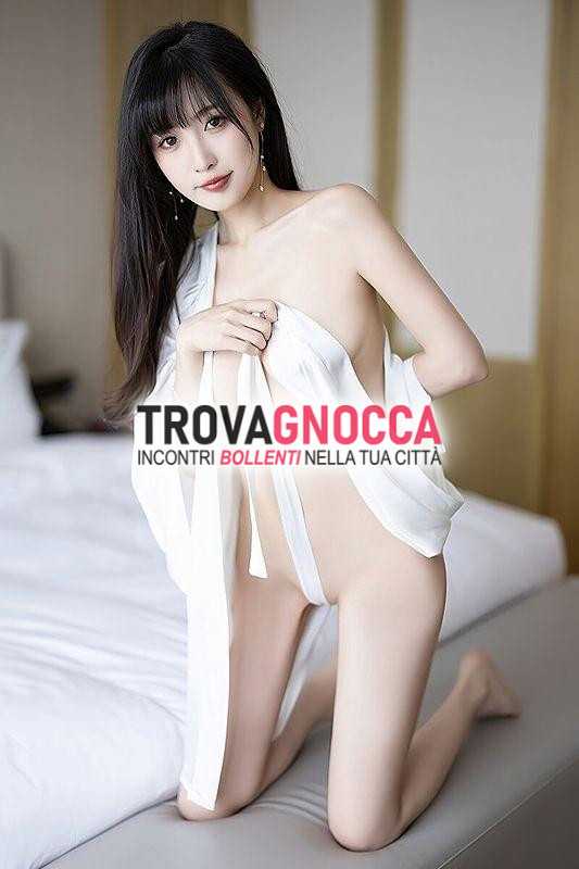 😘 appena giunto oggi trova sexy orientale 💥 bellissima modello 💥. È sensuale e passionale ❤. chiamami un'esperienza indimenticabile ❤❤