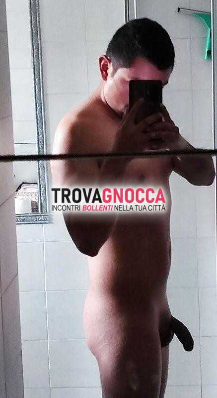 giovane studente universitario cerca momenti piccanti