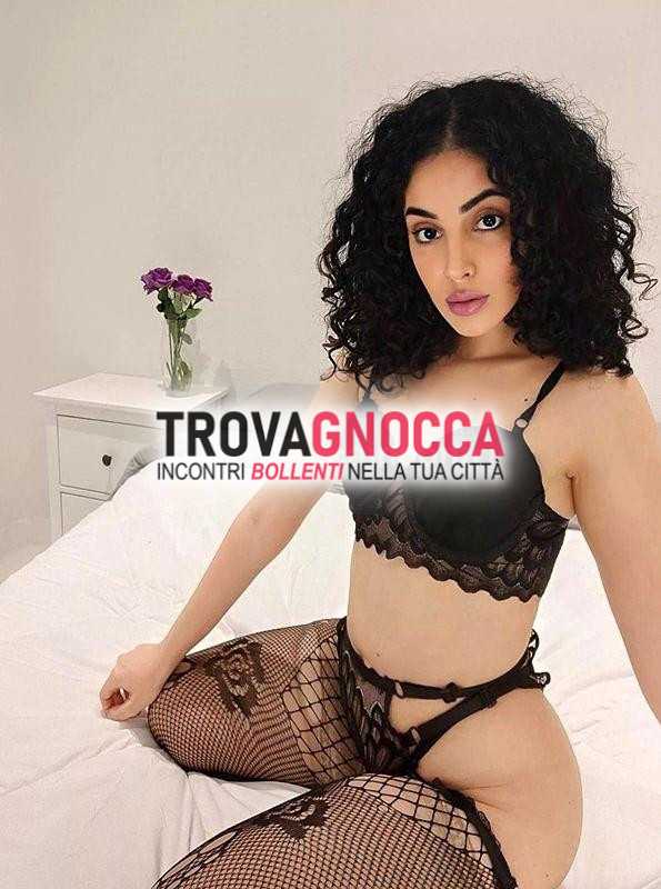 laura italiana 28 anni prima volta nella zona regina preliminare e pecorina