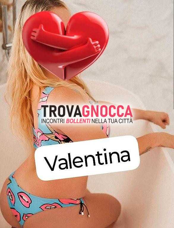 valeria e valentina travolgono barletta loro sensualità