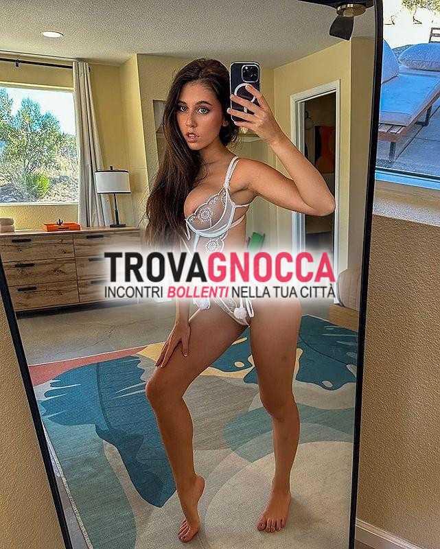 sono disponibile adesso sia giorno che notte sono aperta qualsiasi cosa che ricevo e posso anche spostarmi anche macchina.