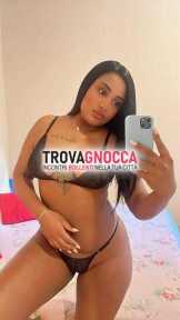 👙isa bella mora È alla sua primissima volta e ti aspetta calda e giovane È bambolina tutta mangiare passionale e vagina stretta che ricorderai lungo È indimenticabile e insaziabile bella ogni dettaglio