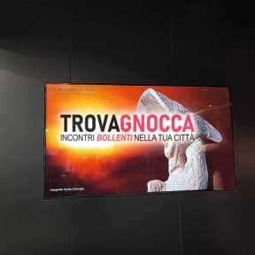 cerco affascinante giovane attratto dalle donne mature.