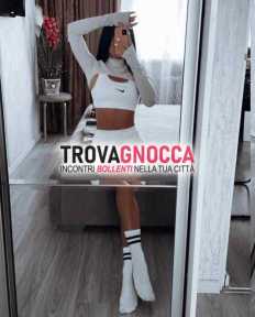 sonia 23 anni italiana - immagini autentiche