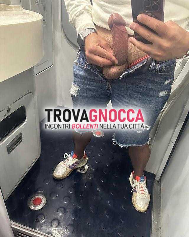 giovane disponibile esclusivamente coppie chiara politica no mercenari.