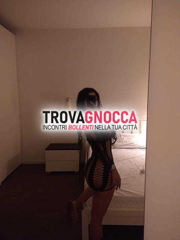 zoe giovane colombiana è tornata seconda volta pronta vivere esperienze puro piacere sessuale