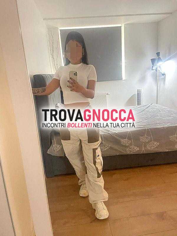 zoe giovane colombiana è tornata seconda volta pronta vivere esperienze puro piacere sessuale