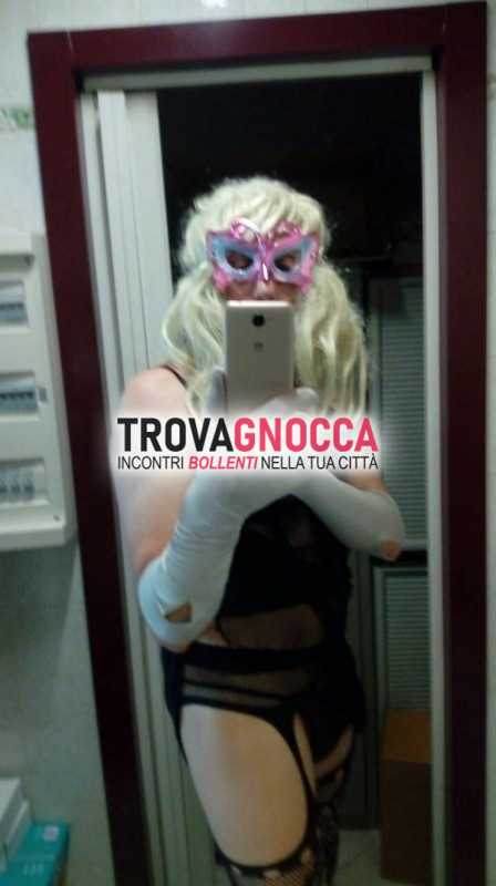 trav femmina passiva cagnetta calore
