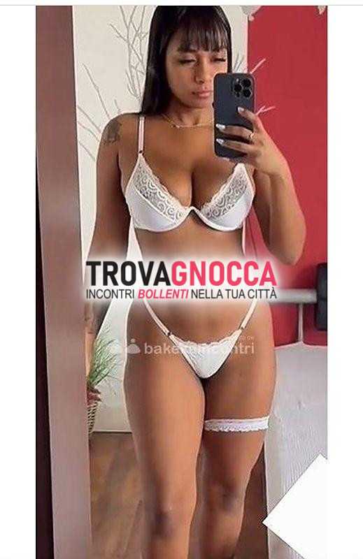 nuova camille studentessa 19enne curve urlo lasciati conquistare dalla mia seduzione
