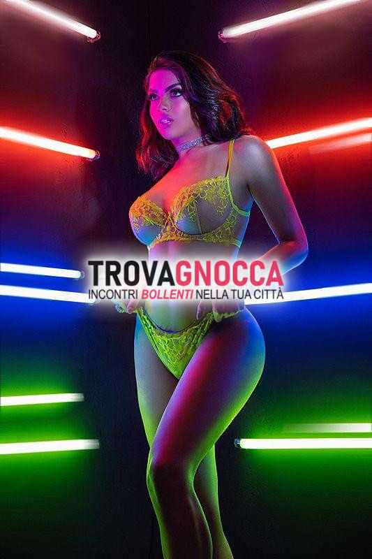 𝔗𝔬𝔭 𝔗𝔯𝔞𝔫𝔰 - camila muniz 💕