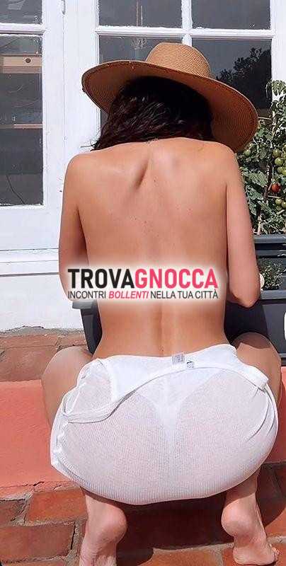 splendida milf brasiliana corpo calendario che non può lasciarti indifferente.